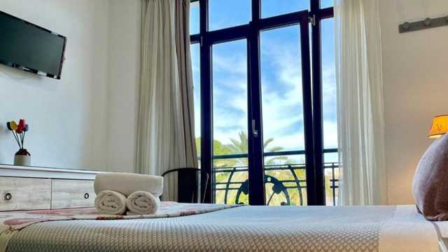 CAMARERA DE PISOS HOSTAL