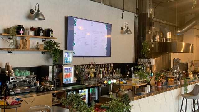 Cafe barista/Host