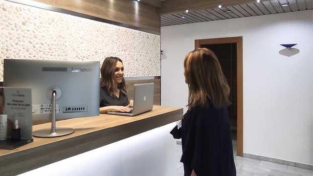 Recepcionista (centro medicina estética)