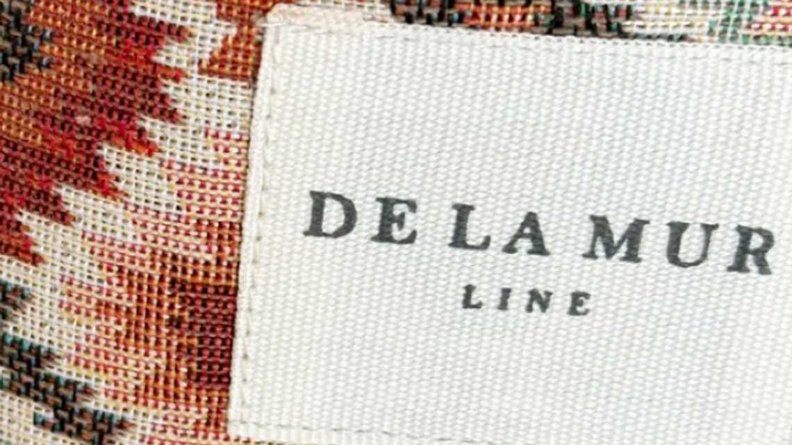 DE LA MUR LINE & HOME SL cover image