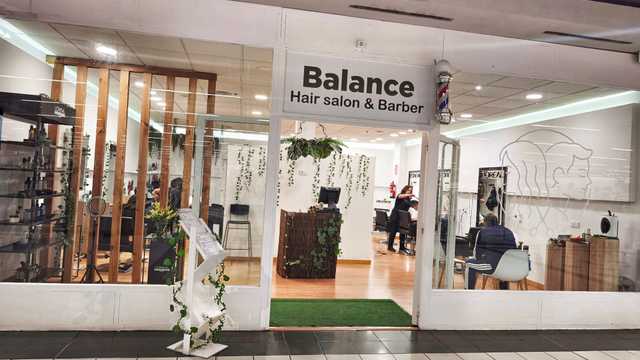 Oficial de Peluquería