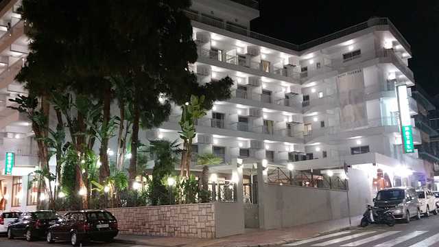 CAMARERO/A DE RESTAURANTE BUFFET EN HOTEL