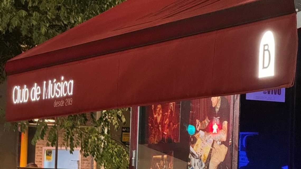 DE MOMENTO • BAR y SALA B MADRID cover image