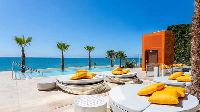Camarero/a Beach Club