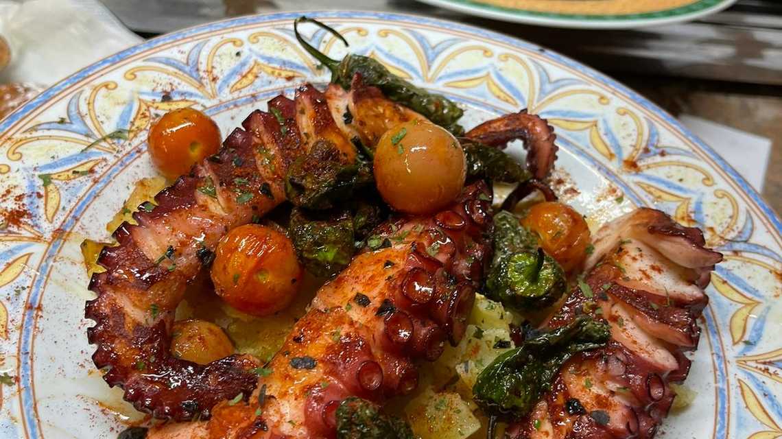 RESTAURANTE  cover image