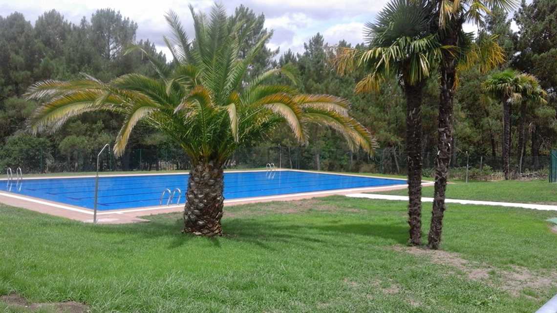 Piscinas de Amoeiro cover image