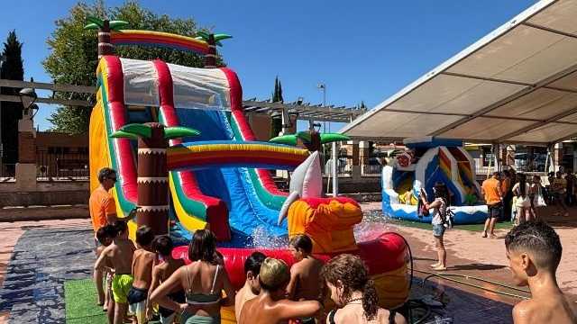 Repartidor/a, electricista, instalaciones solares, limpieza.