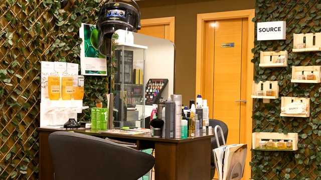 Oficial de Peluquería