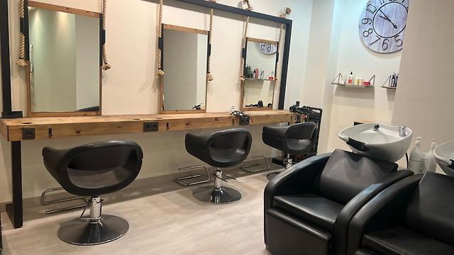 Oficial de Peluquería