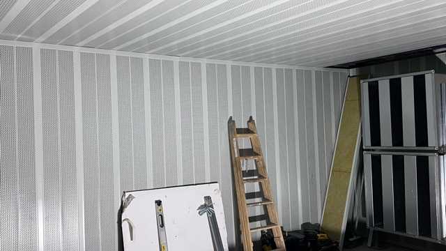 Ayudante de instalaciones Acústicas