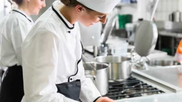 COCINERO/A CON EXPERIENCIA EN ARROCES Y PESCADOS