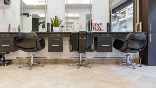 Oficial de Peluquería
