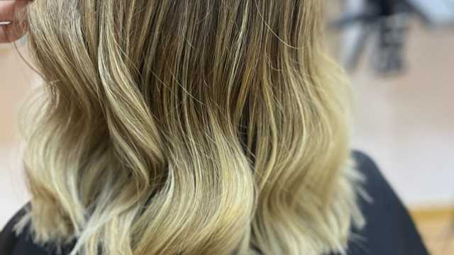 Oficial de Peluquería