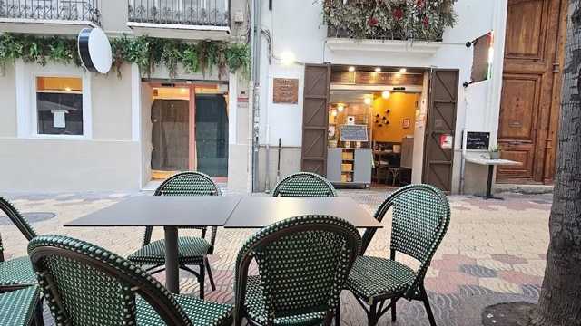 Camarero/a