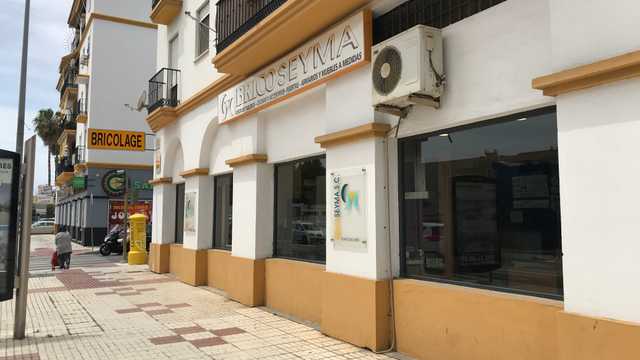 DEPENDIENTA BRICOLAJE