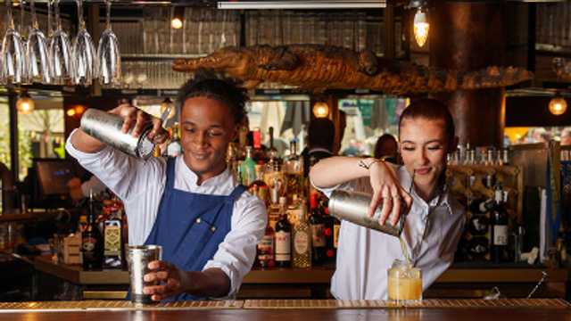 Waiter / Waitress