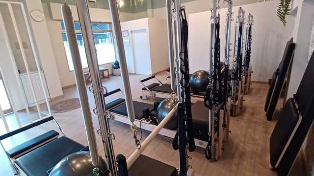 Instructor/instructora de pilates reformer
