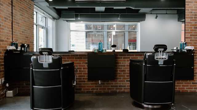 Barber / Hairdresser