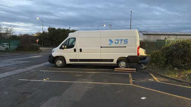 Courier / delivery driver