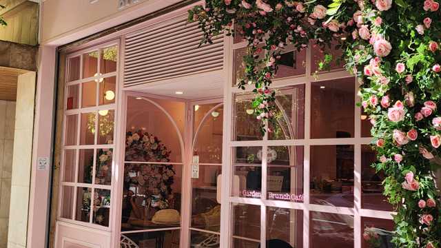 Encargada de sala y cocina