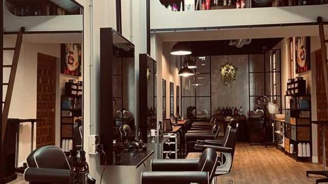 Oficial /encargado de peluqueria